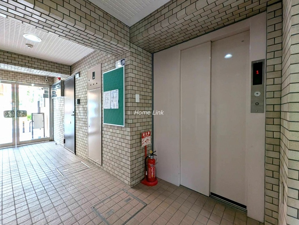 ライオンズマンション志村三丁目　エレベーターホール